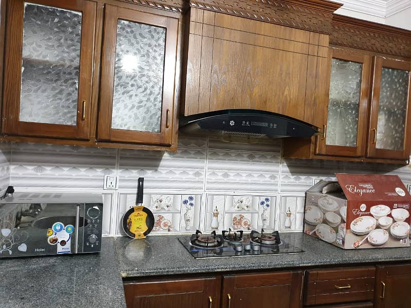 7 Marla Triple Story House For Rent In G-13 isalambad 9