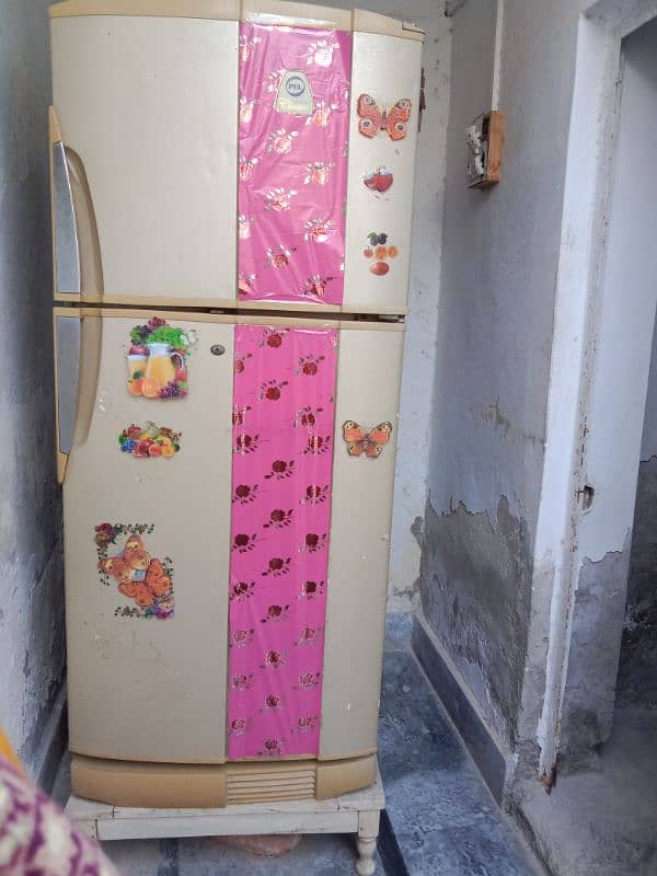 PEL refrigerator full size for sale 0