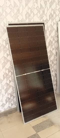 300 watt Maysun solar panels 0