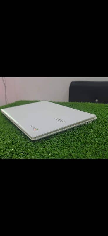 Wholesale laptops and chromebook available. limited stock cod hai. 1