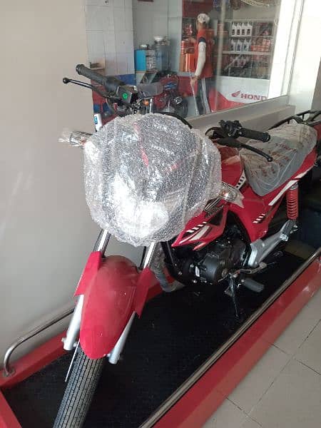 Honda CB 150 F / Honda / Bike / Model 2024 4