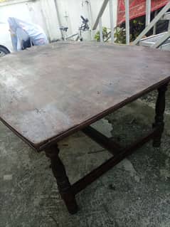 Master size dinning table