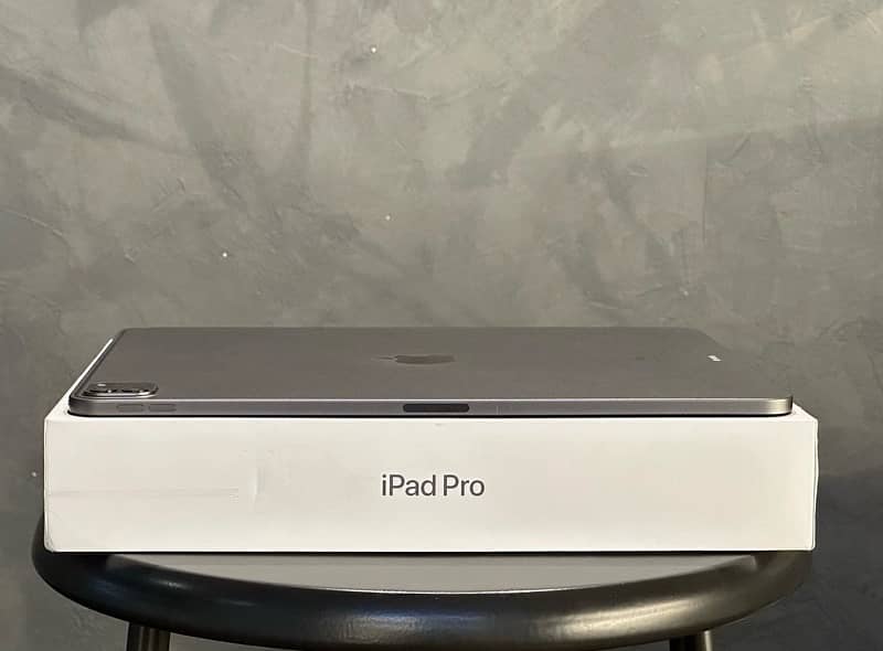 Apple iPad Pro 12.9 inches M1 (256GB) 4