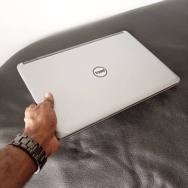 Dell E7440 i5 4th Generation • 8GB RAM 128GB SSD M2 1