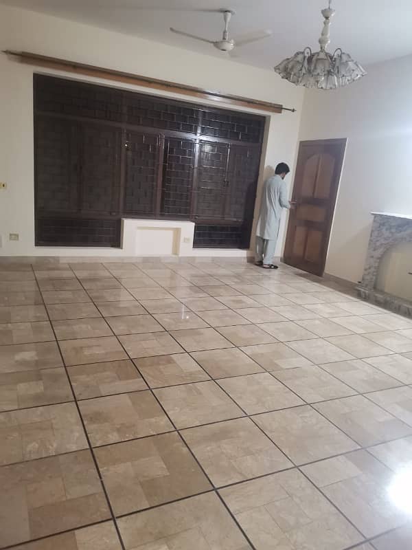 30*60 First floor for rent in G-13 8