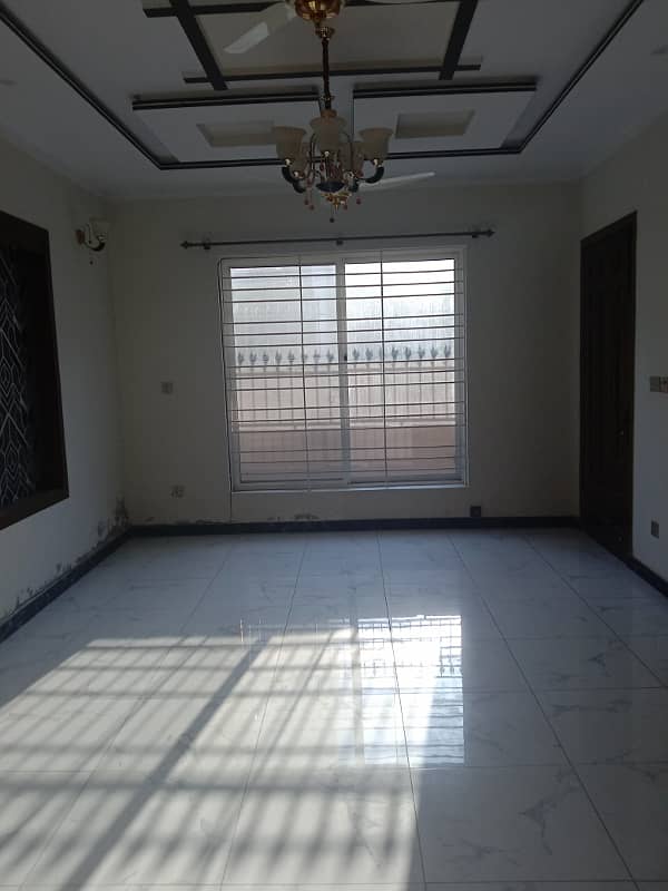 3 bahd ground portion available for rent 0