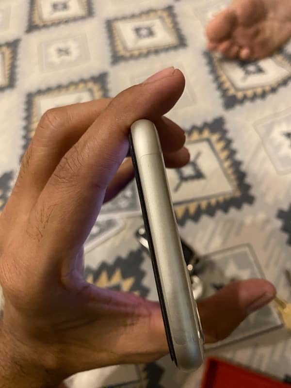 Iphone 11 new condition 0