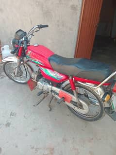 bike 10/10 ha ksi ksm ka koi nuqas ni ha 2017 model  ha