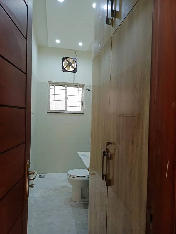 1 KANAL UPPER PORTION WITH LOWER LOCK AND SERVANT AVAILABLE FOR RENT IN VALANCIA TOWN 1