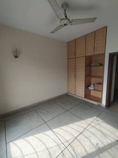 5 MARLA UPPER PORTION AVIALABLE FOR RENT IN VALANCIA BLOCK P 0