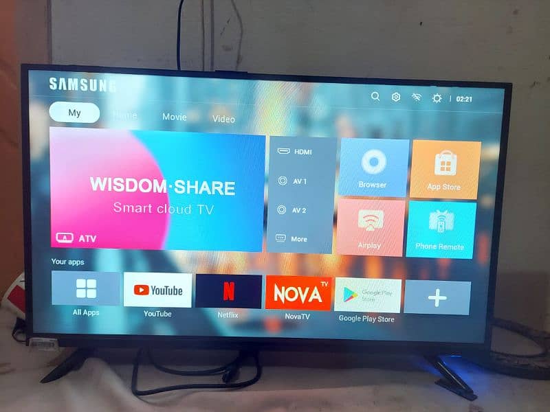 Samsung 32 inch Smart TV Borderless LED 1