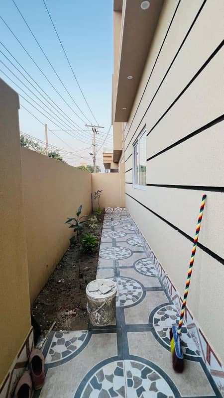 10 Marla Corner Double Storey Double Unit Brand New House Available For Sale. 2