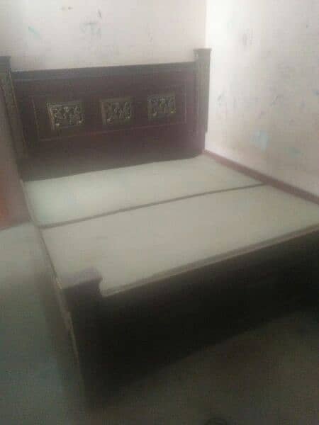 bare size bed and dreesing table 1