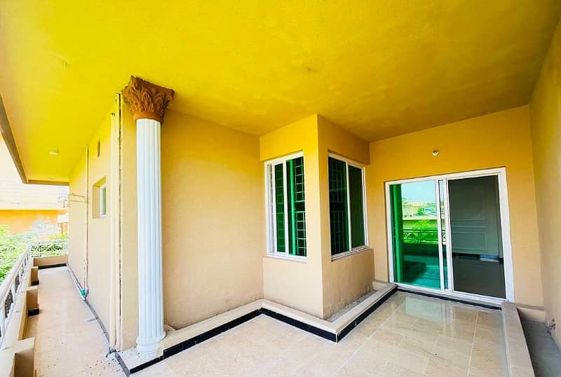 22 Marla Full Double Storey Double Unit House Available For Sale . 11