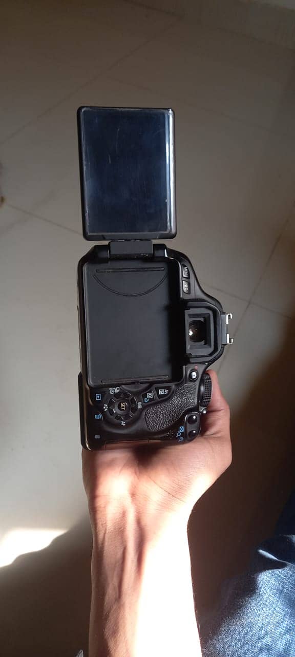 dslr for sale flip screen best for vlogging and cinematic 8