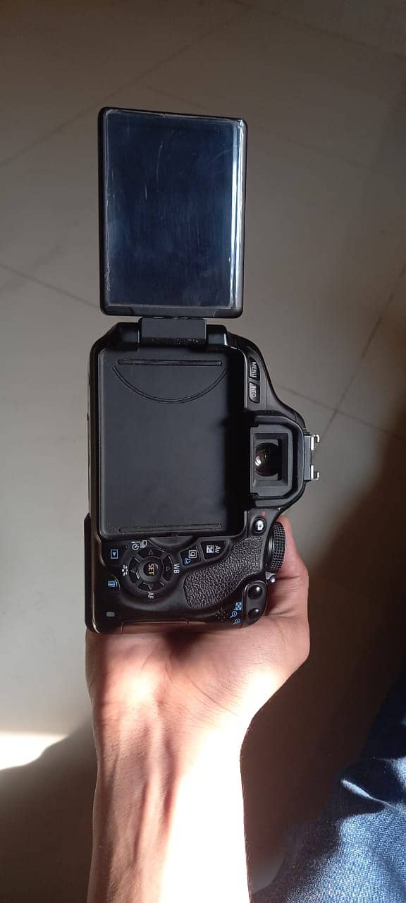 dslr for sale flip screen best for vlogging and cinematic 9