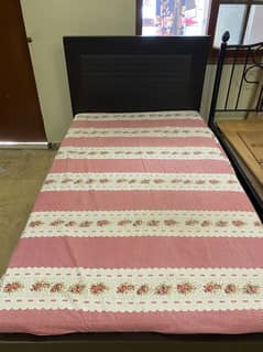 3.5 x 6 ft single bed with mattress 0