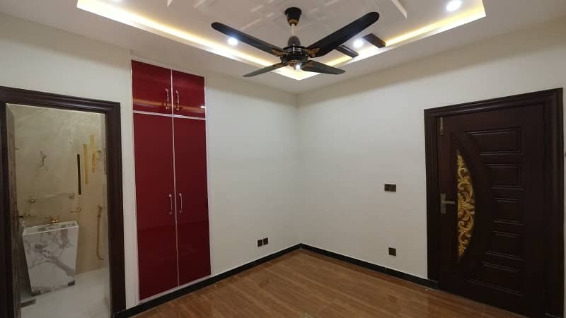 Looking For A On Excellent Location House In Rawalpindi 10