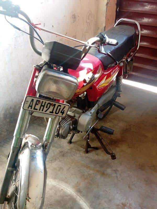 Road prince 70 cc original tanki tapay k sath 4