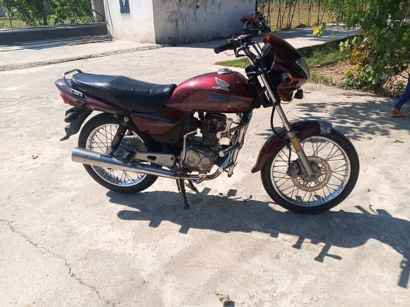 Honda Deluxe for sale in good condition 2