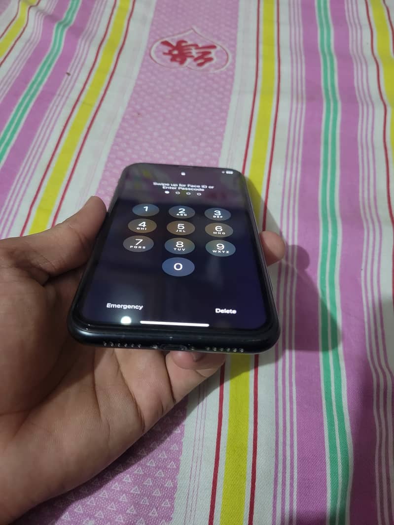 Iphone xr 03284519230 whatsapp 6