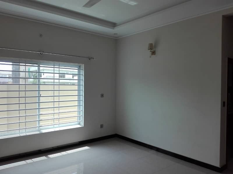 In Satellite Town - Block B 7 Marla Upper Portion For Rent 3