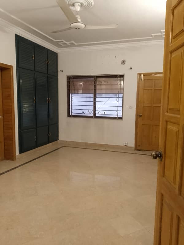 Upper portion available for rent in f11 size 20marla 3bedroom with attached bathroom 7