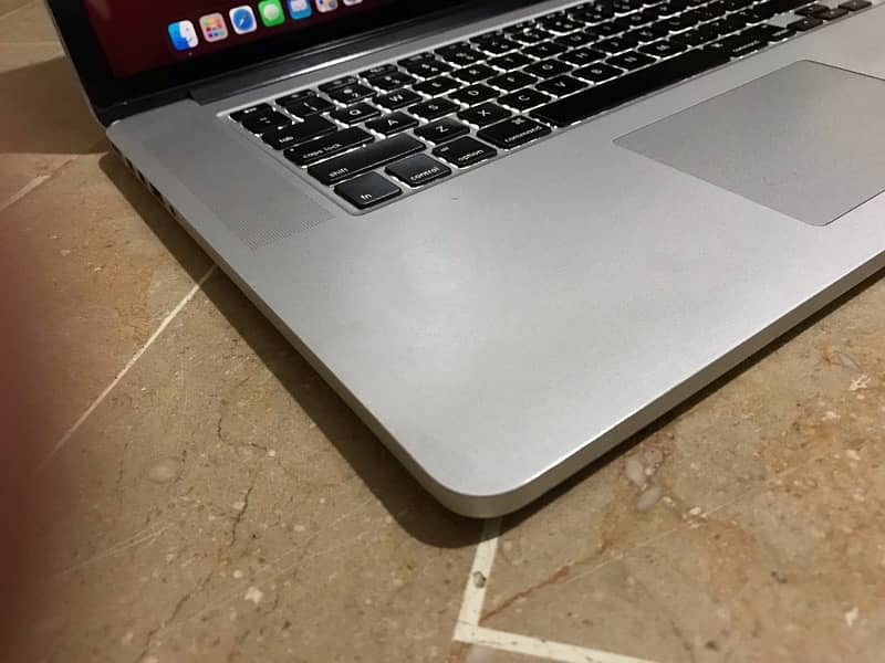 Apple Macbook Pro 2015 (15inch) 3