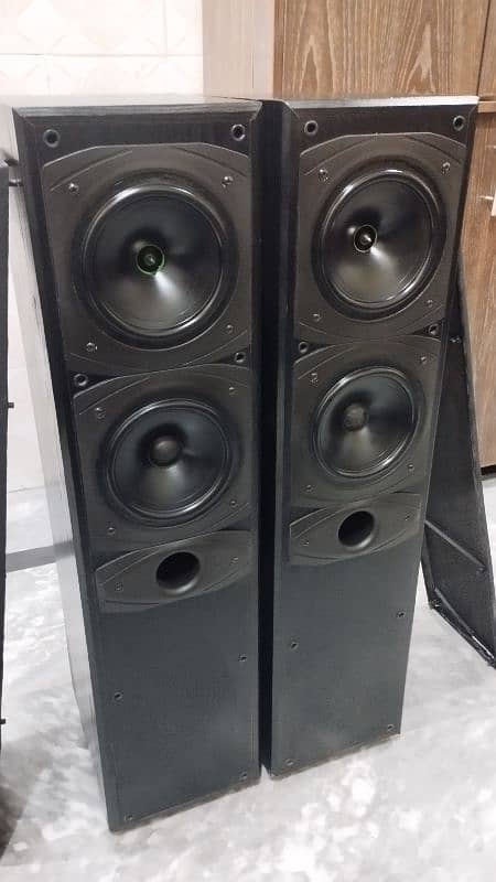 5x Tower Speakers Floor speakers and Subwoofer 5