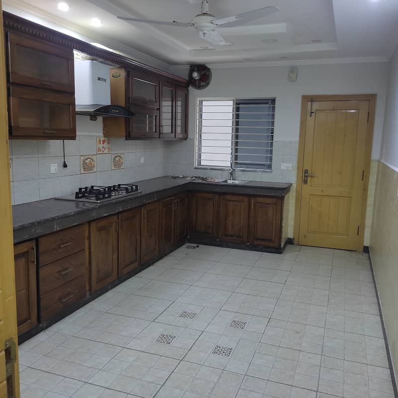 Basement For Rent In D-12 Size 60*90 9