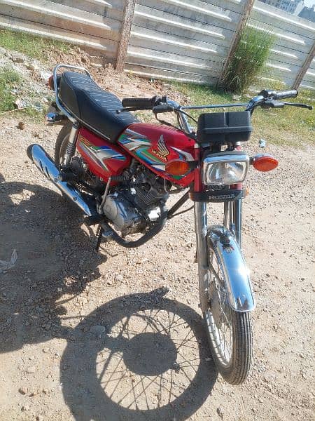 Honda 125 For Sale ( Almost Brand New) 1