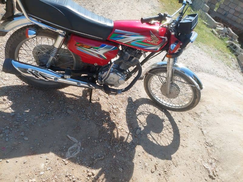 Honda 125 For Sale ( Almost Brand New) 3