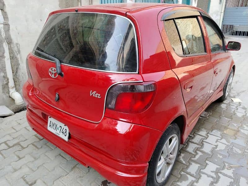 Toyota Vitz 2001 10