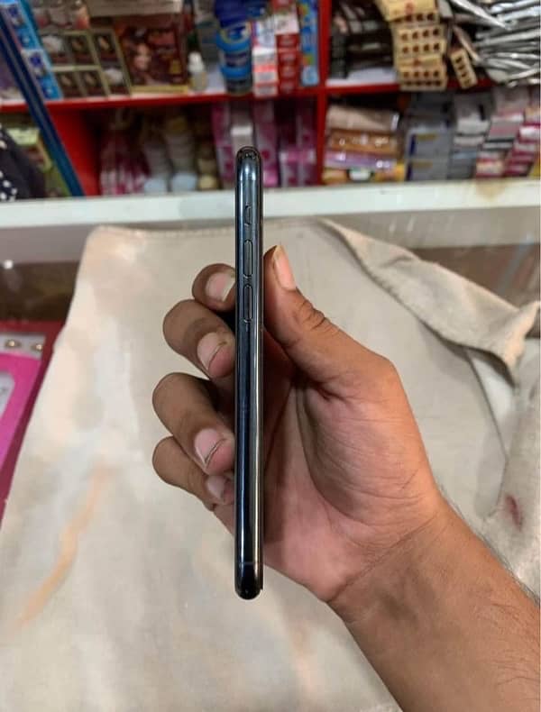 iPhone 11pro 256GB 3