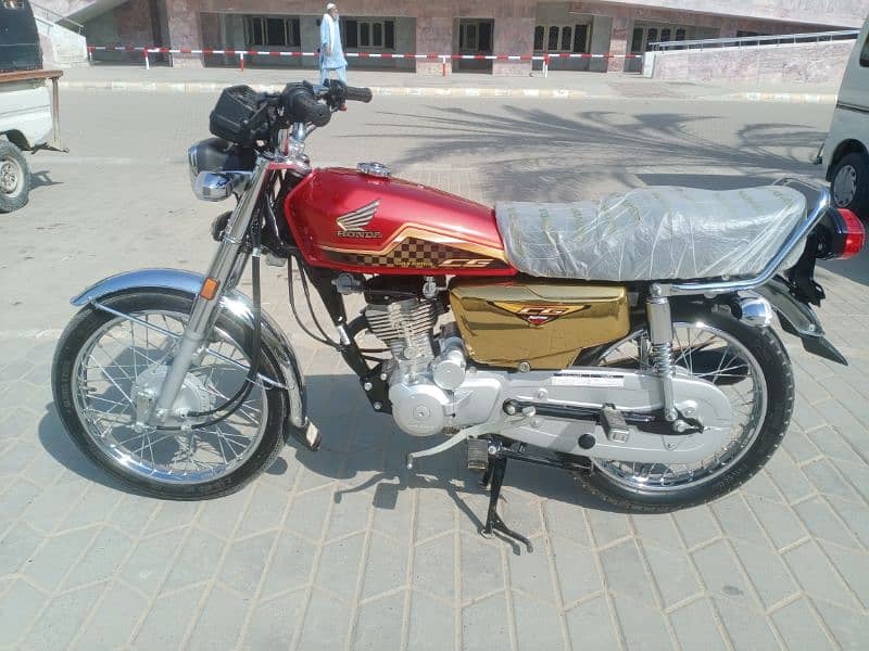 Honda 125 Self Start Gold Edition/Aug2024 1