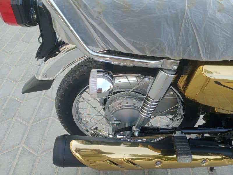 Honda 125 Self Start Gold Edition/Aug2024 9