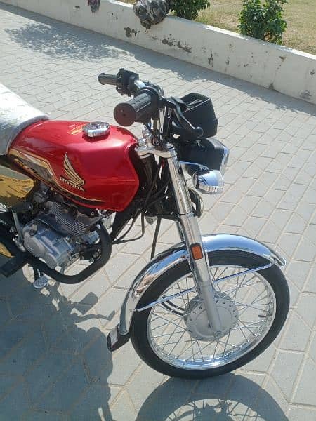 Honda 125 Self Start Gold Edition/Aug2024 11