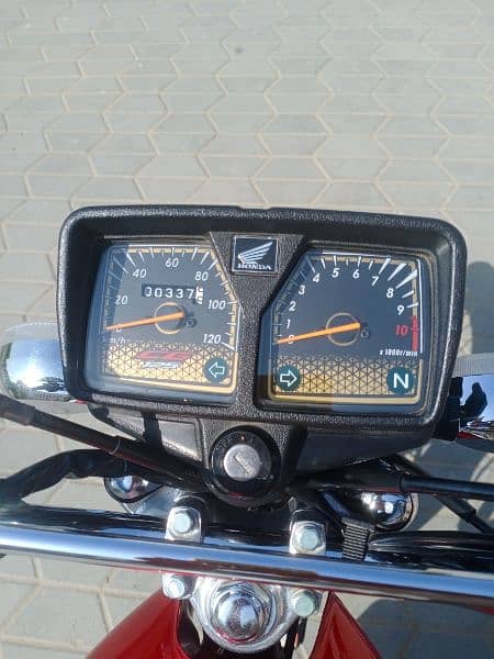 Honda 125 Self Start Gold Edition/Aug2024 12