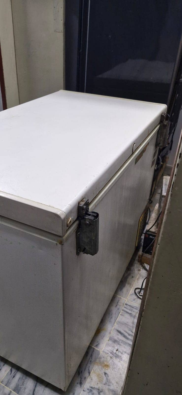 Waves Deep Freezer for Sale in geniune condition 1