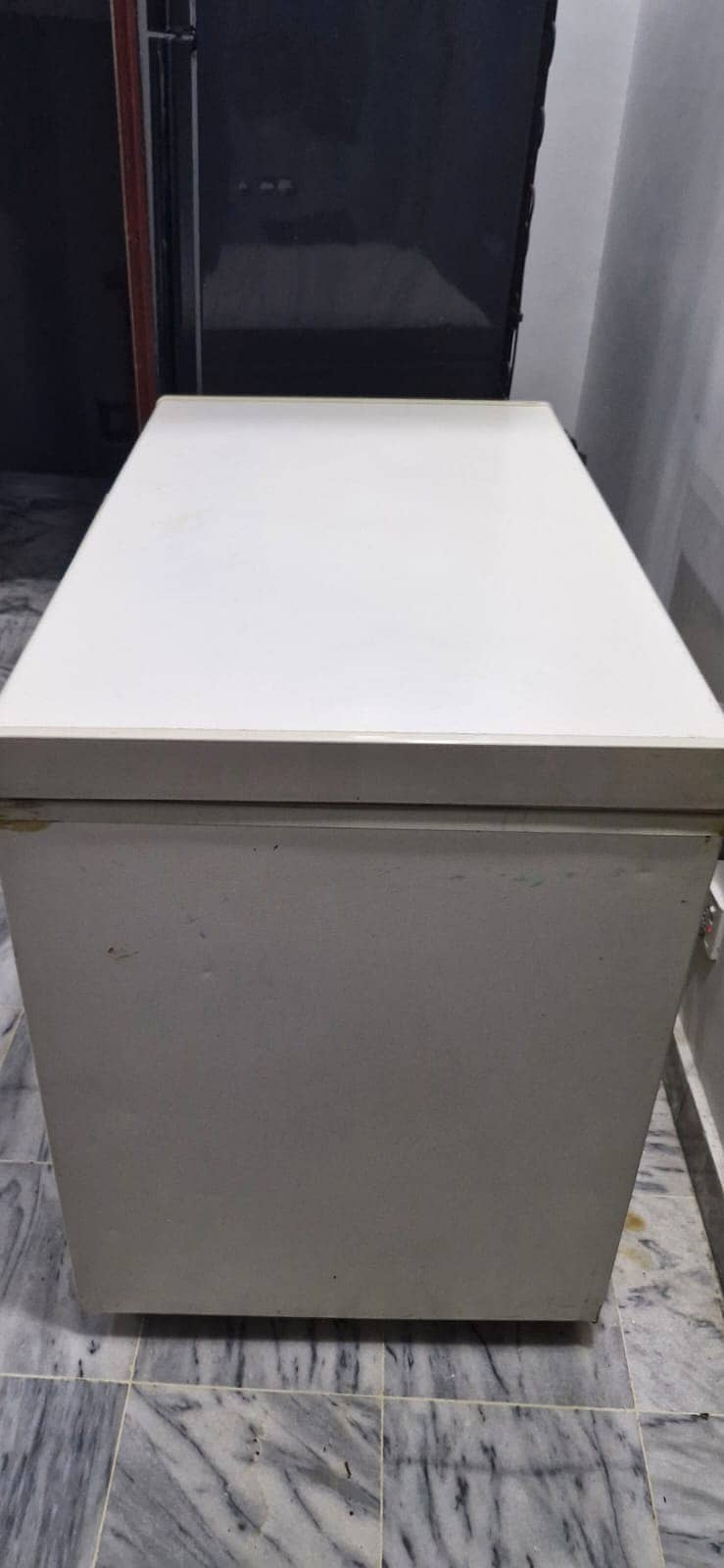 Waves Deep Freezer for Sale in geniune condition 2