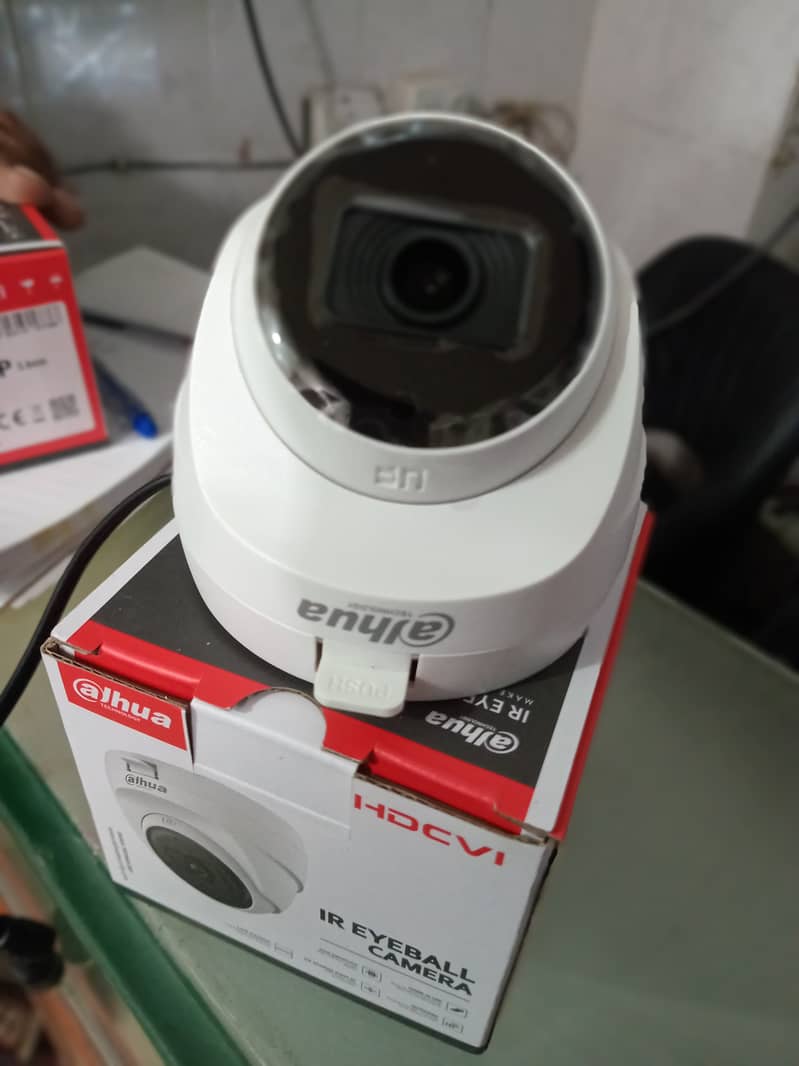 CCTV Dahua Security Cameras / 4 Cameras 2mp Package / cctv / dvr 3