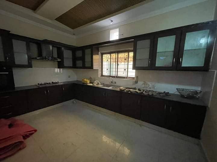 1 kanal beautiful house available for sale in johar town 9