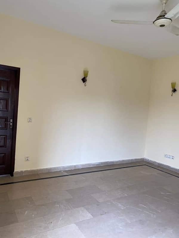 1 kanal beautiful house available for sale in johar town 26