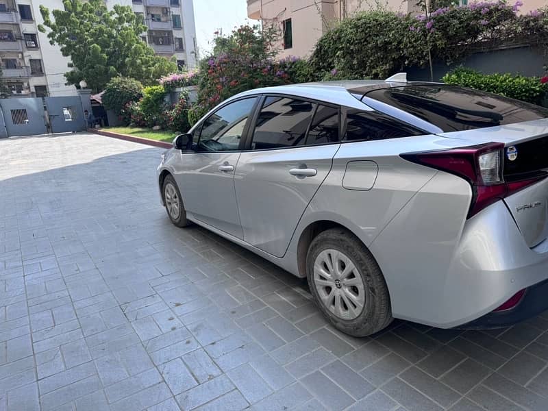 Available for Sale Toyota Prius 2021 4