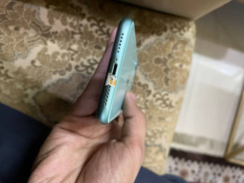 iPhone 11 128 GB Condition 10/10 Battery Health 83% 3