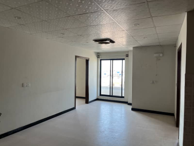 890 sf flat for sale at main kalma chok 1