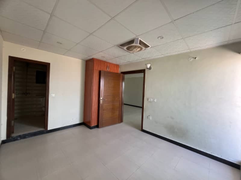 890 sf flat for sale at main kalma chok 2