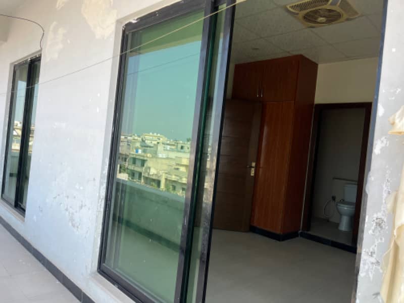 890 sf flat for sale at main kalma chok 9