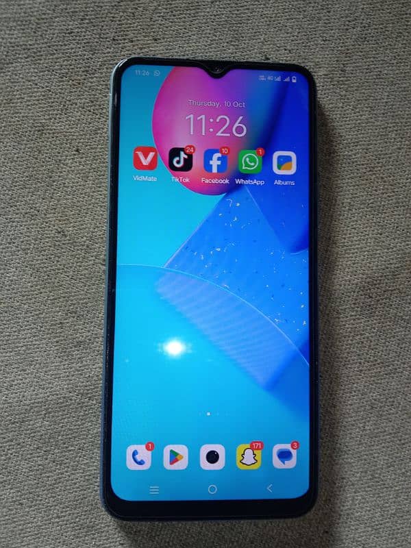 vivo y20s. . . vivo Y12s 3