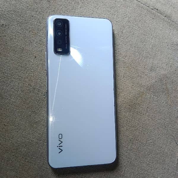 vivo y20s. . . vivo Y12s 5